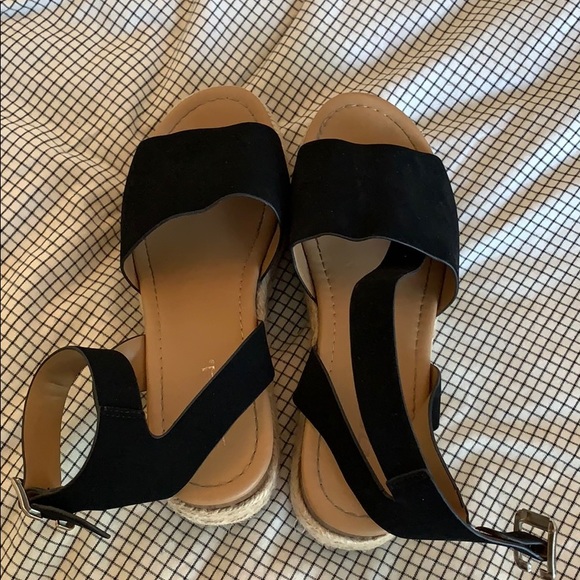 Black platform sandals - Picture 2 of 2